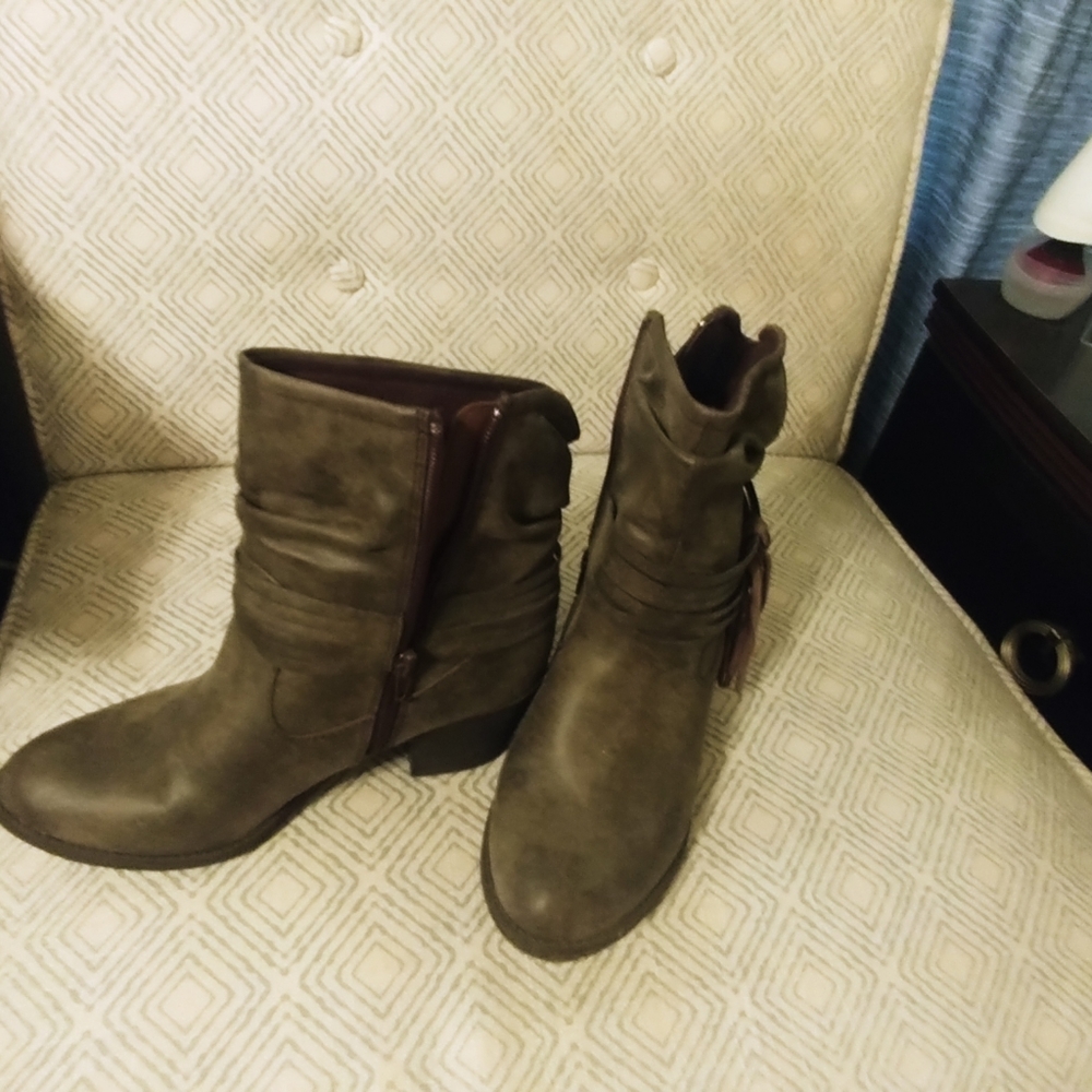 Womens Size 9 Ankle Boot